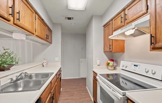 11136  El Sendero Unit 2, San Antonio, TX 78233 — photo 9