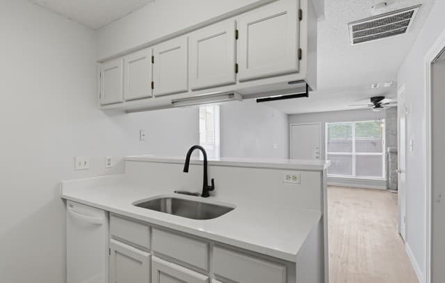 4107  Medical Dr Unit 6107, San Antonio, TX 78229 — photo 11