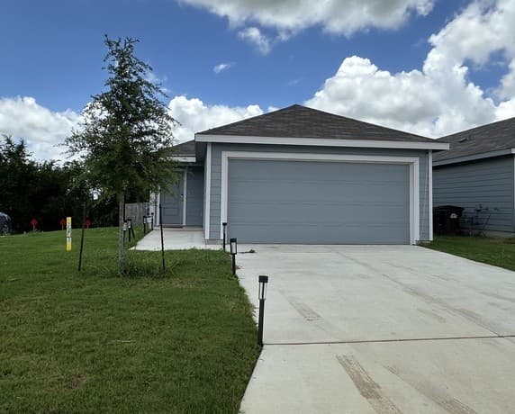 3735 Moon Hill