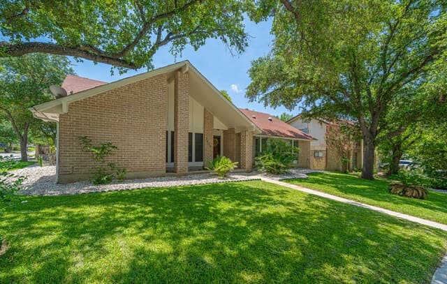 7230  Trace Buckle, San Antonio, TX 78240 — photo 4