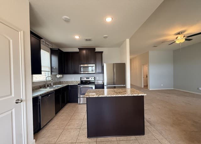 242  Azalea Way, New Braunfels, TX 78132 — photo 5
