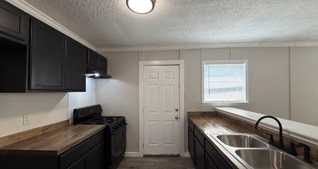 325 E French