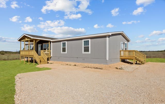 2354  Stevens Rd, Somerset, TX 78069 — photo 2
