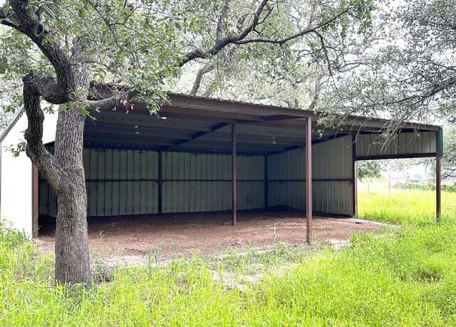 1591  County Road 320, Floresville, TX 78114 — photo 22