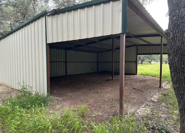 1591  County Road 320, Floresville, TX 78114 — photo 23