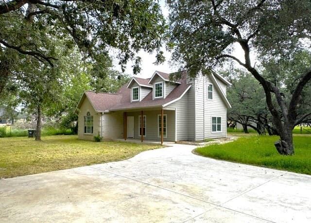 1591  County Road 320, Floresville, TX 78114 — photo 24