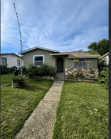 627 Bexar Dr
