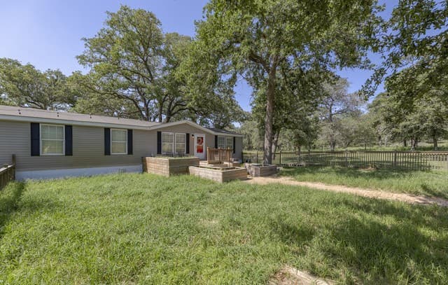 111  Longhorn Rd
