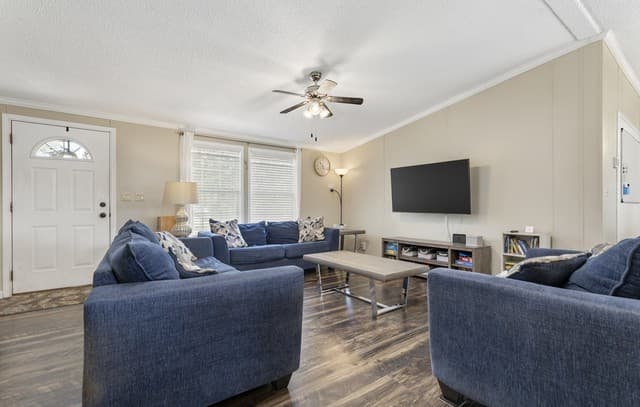 111  Longhorn Rd, Stockdale, TX 78160 — photo 16