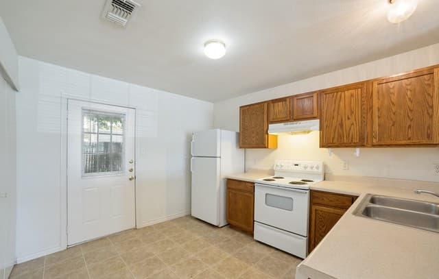 107  Autumn Pass Unit 107, San Antonio, TX 78245 — photo 7