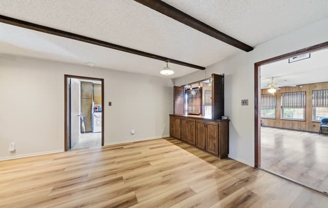 323 Madrid, Universal City, TX 78148 — photo 11