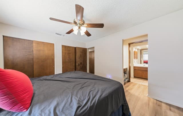 323 Madrid, Universal City, TX 78148 — photo 18