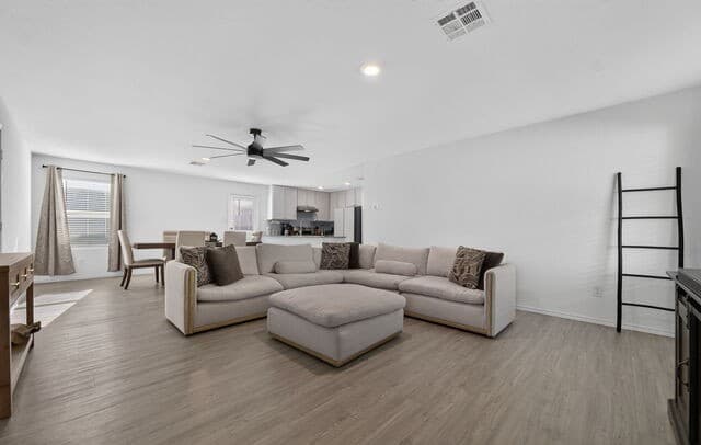 13923  Jersey Cow, San Antonio, TX 78252 — photo 4