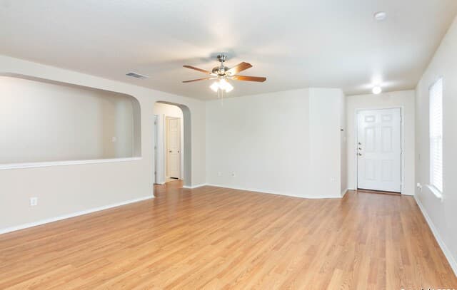 1531  Ambush Crk, San Antonio, TX 78245 — photo 4