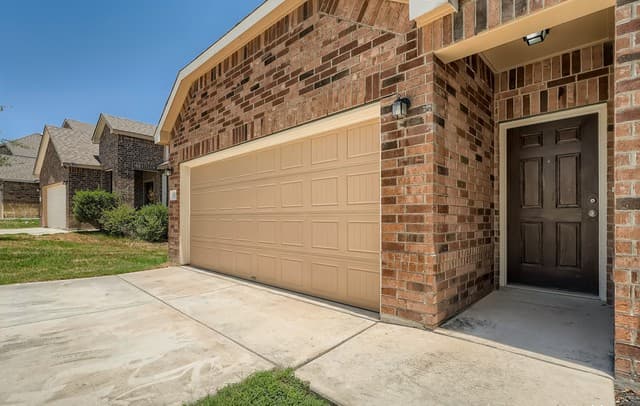 13927  Laurel Branch, San Antonio, TX 78245 — photo 2