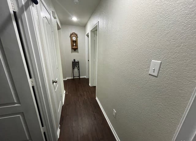 10210  Dixon Wood, San Antonio, TX 78245 — photo 11