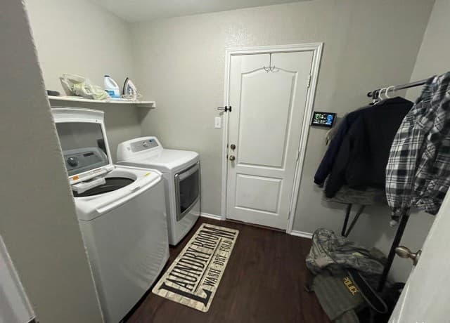 10210  Dixon Wood, San Antonio, TX 78245 — photo 12