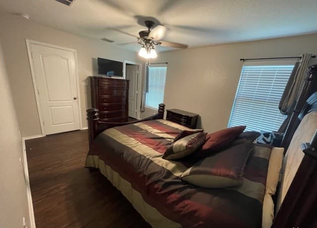 10210  Dixon Wood, San Antonio, TX 78245 — photo 17