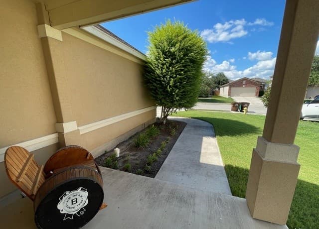 10210  Dixon Wood, San Antonio, TX 78245 — photo 2