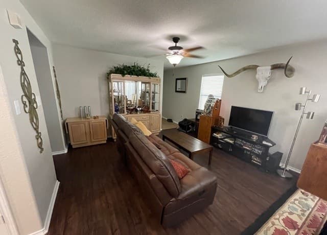 10210  Dixon Wood, San Antonio, TX 78245 — photo 5