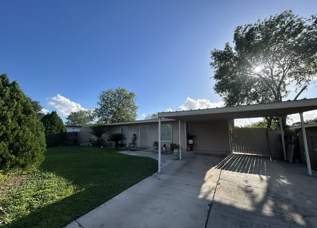 7531  Alpine Valley Dr, San Antonio, TX 78242 — photo 2