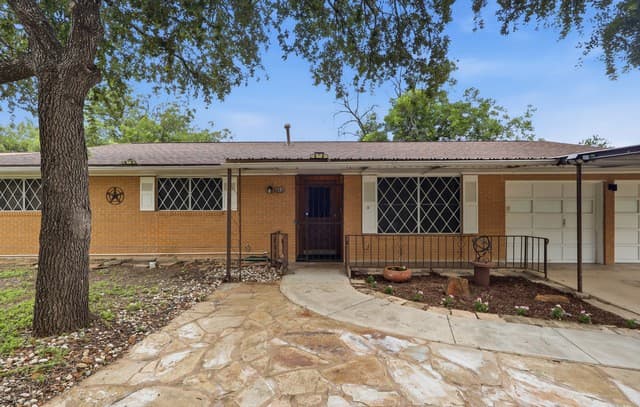 206 Bloomfield Dr, San Antonio, TX 78228