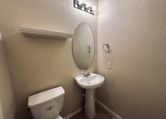 7102  Hibiscus Fls, San Antonio, TX 78218 — photo 10