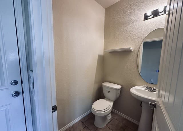 7102  Hibiscus Fls, San Antonio, TX 78218 — photo 11