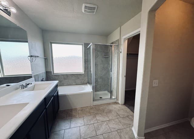 7102  Hibiscus Fls, San Antonio, TX 78218 — photo 19