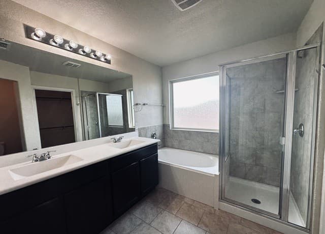 7102  Hibiscus Fls, San Antonio, TX 78218 — photo 21