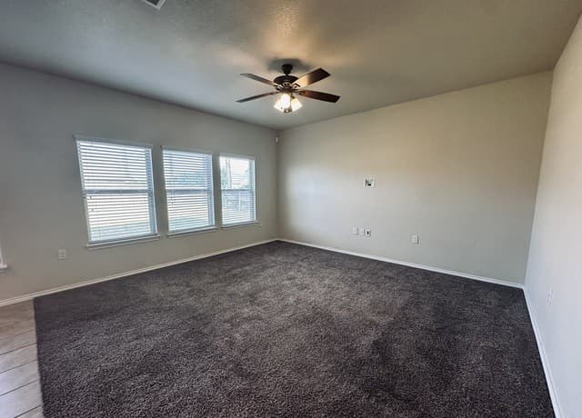 7102  Hibiscus Fls, San Antonio, TX 78218 — photo 5