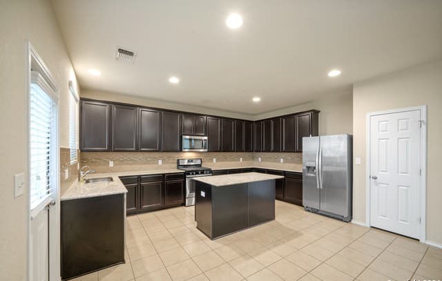 2415  Camberly Vw, Converse, TX 78109 — photo 15