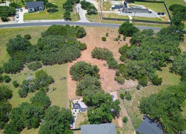 109  S Calvin Barrett, Blanco, TX 78606 — photo 3