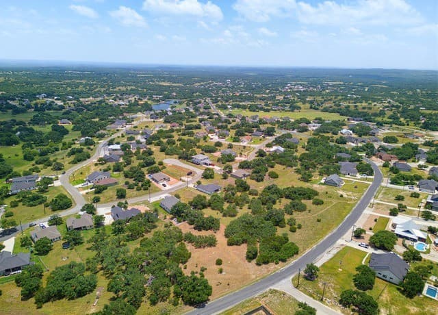 109  S Calvin Barrett, Blanco, TX 78606 — photo 5