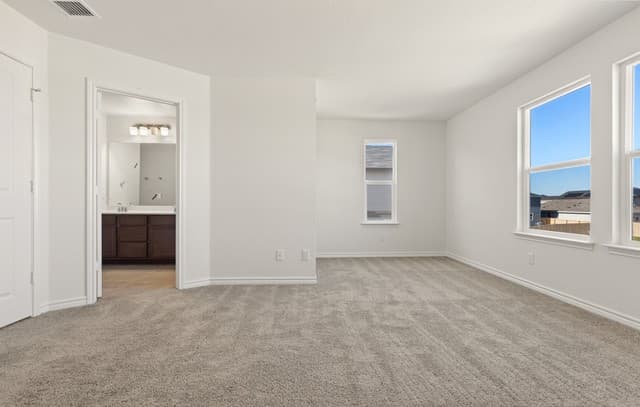 822  Bifurcate Bnd, San Antonio, TX 78221 — photo 6