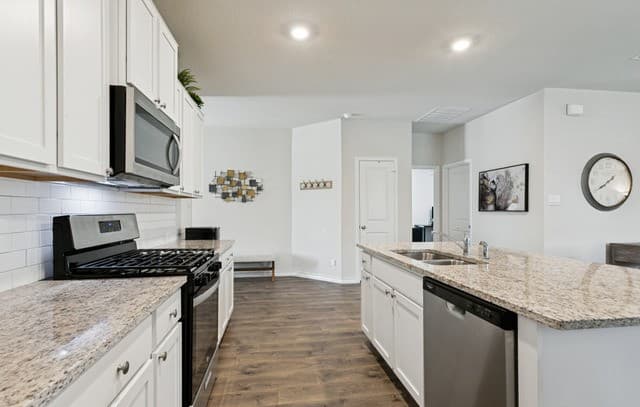21219  Stonework Spur, San Antonio, TX 78266 — photo 10