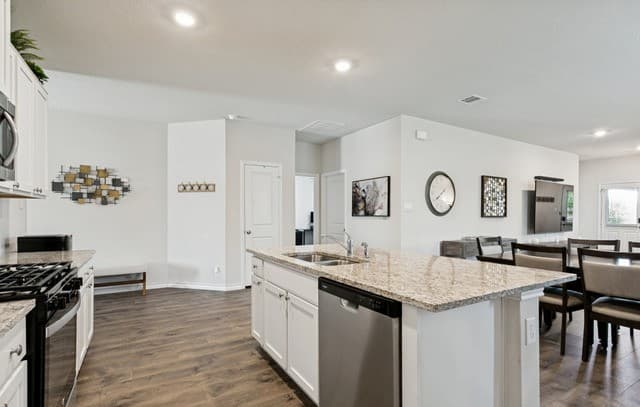 21219  Stonework Spur, San Antonio, TX 78266 — photo 9