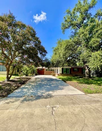 403 Marquis Ln