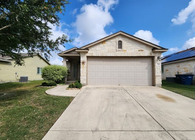789 Great Oaks Dr