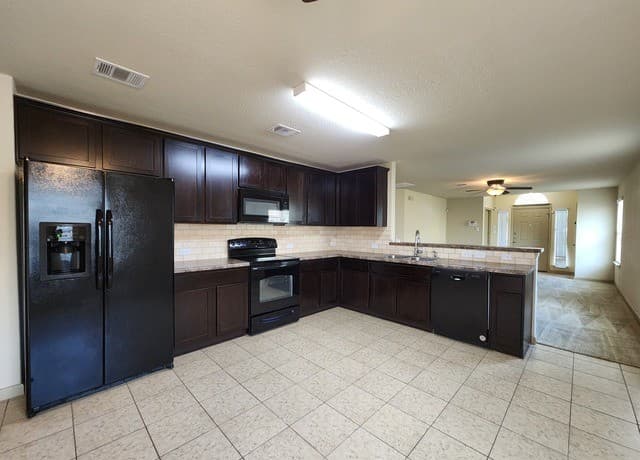 789  Great Oaks Dr, New Braunfels, TX 78130 — photo 6