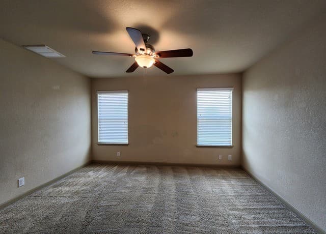 789  Great Oaks Dr, New Braunfels, TX 78130 — photo 9