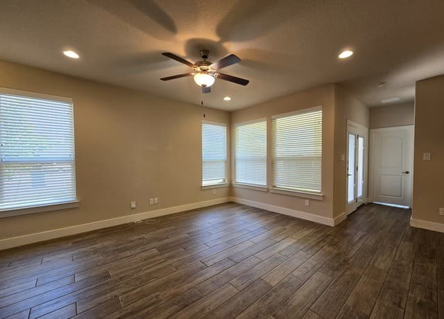 750  Milestone Park, New Braunfels, TX 78130 — photo 2
