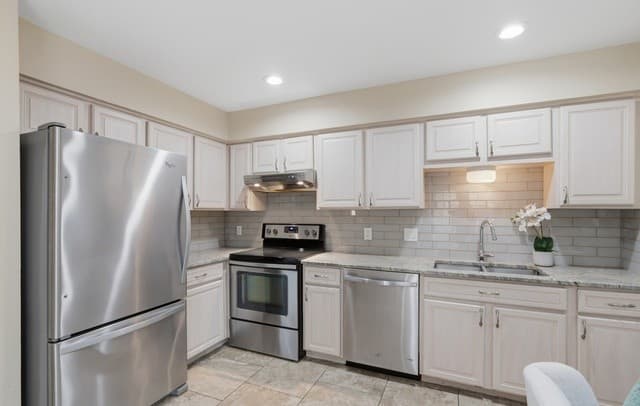 7711  Callaghan Rd Unit APT 301, San Antonio, TX 78229 — photo 13