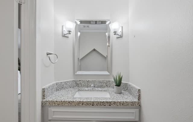 7711  Callaghan Rd Unit APT 301, San Antonio, TX 78229 — photo 15