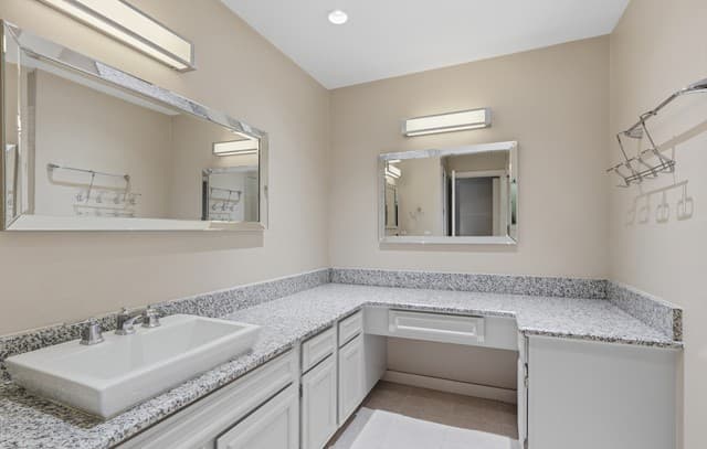 7711  Callaghan Rd Unit APT 301, San Antonio, TX 78229 — photo 21