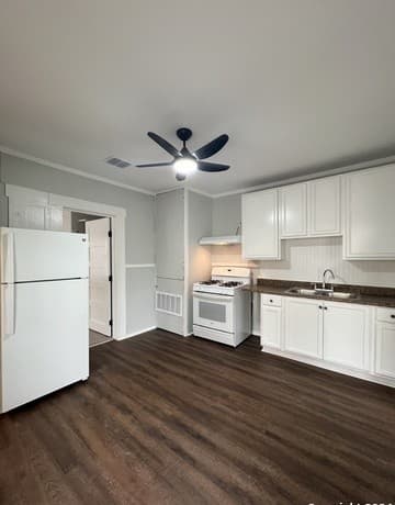 124  Wiggins Pl, San Antonio, TX 78214 — photo 12