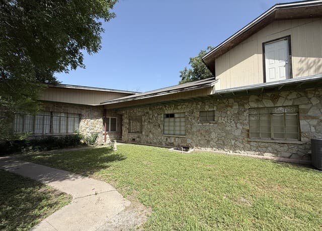 100  Hazel Ave, Three Rivers, TX 78071 — photo 15
