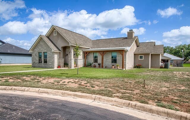 504  34th Street, Hondo, TX 78861 — photo 22