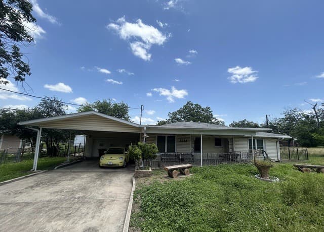 2538 Benrus, San Antonio, TX 78228