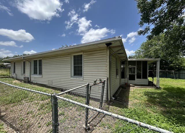 2538 Benrus, San Antonio, TX 78228 — photo 6